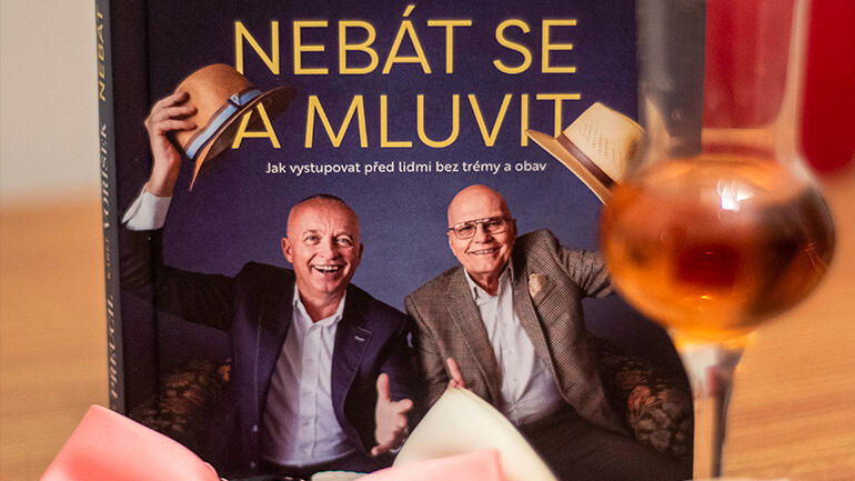 Nebát se a mluvit, Jak vystupovat před lidmi bez trémy a obav, Karel Voříšek, Jan Přeučil, BIZBOOKS, recenze, magazínn KULT* Brno
