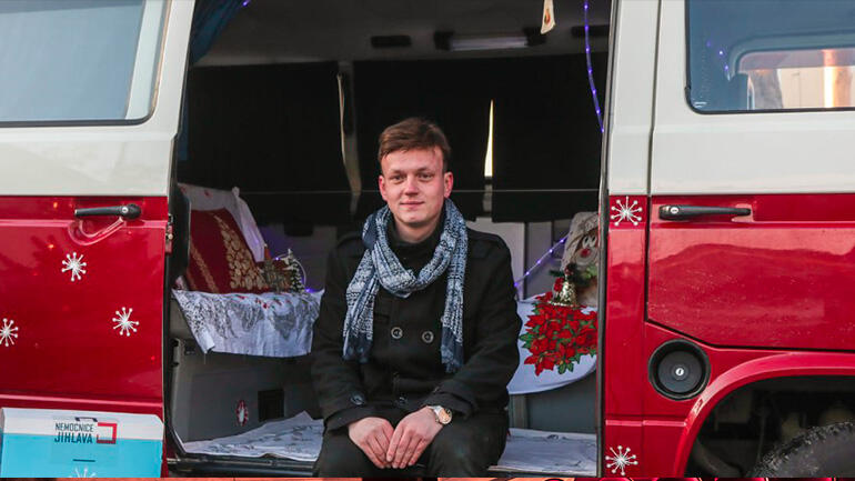Ondřej Veselý, recenze, Dva oříšky a její volné pokračování pojmenované Jaká vlastně jsem, zlato?, knihy, magazín kULT* Brno