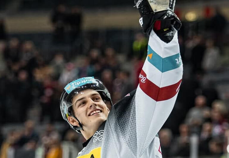 Rozhovor Jakub Konečný, hokejový útočník mistrovské Komety: Taťka je na mě hrdý! 5. Magazín KULTINO* Brno