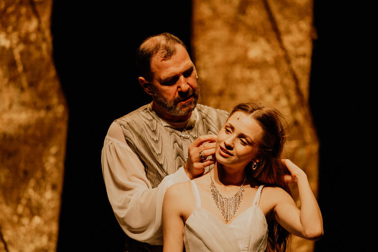 Manon Lescaut, Vítězslav Nezval, Biskupský dvůr, premiéra, Městské divadlo Brno, open air, Barbora Slaninová, Martin Mihál, Stanislav Moša, *Magazín KULTINO* Brno*