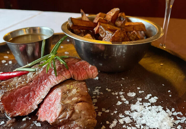 Rozhovor Od pastviny po vidličku. Tomáš Mana o wagyu mase s úctou a o gastronomii s vášní 1. Magazín KULTINO* Brno