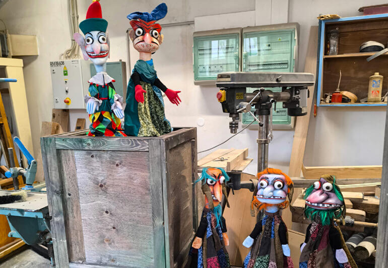 Článek Z Brna do Paříže: Divadlo Radost míří s výstavou do Francie 1. Magazín KULTINO* Brno