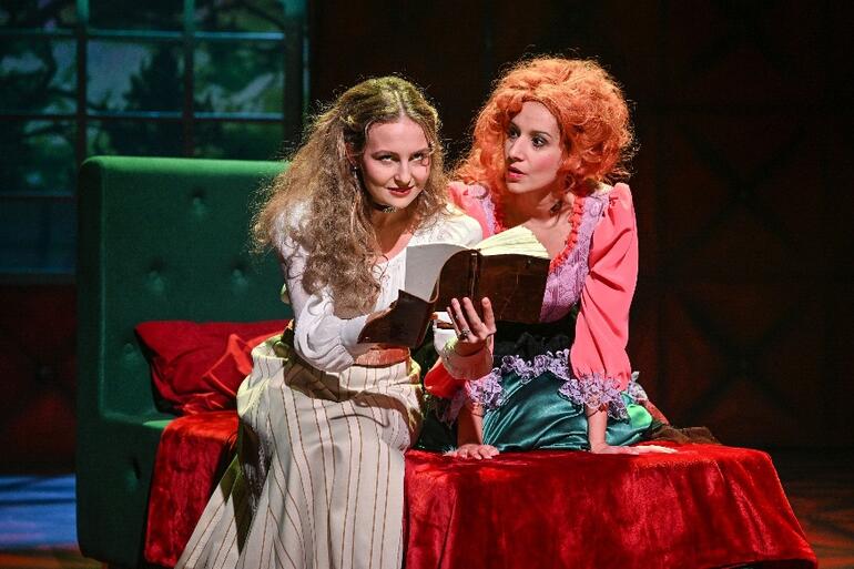 Drákula, činohra, upír, upíři, Stano Slová, Městské divadlo Brno, premiéra, Gordon Greenberg, Steve Rosen, Richard Pekárek, *Magazín KULTINO* Brno*