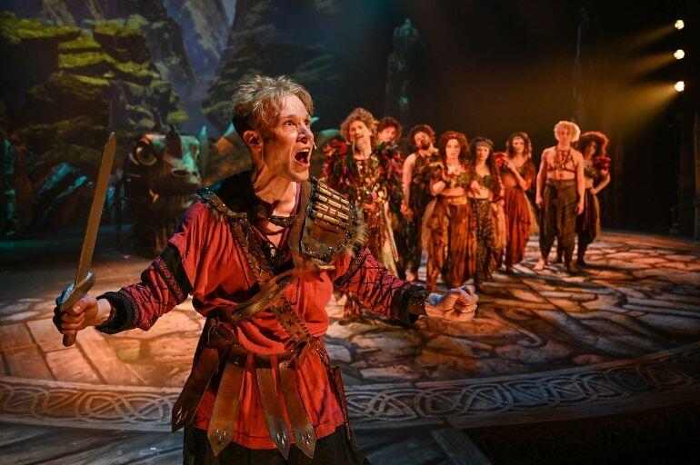 Světová premiéra rodinného muzikálu ViK!NG, Robin Schenk, Petr Štěpán, Miroslav Ondra, Dušan Vitázek, Hudební scéna, Městské divadlo Brno. KULTINO*