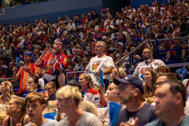 MS v hokejbale 2026, Ostrava, česká hokejbalová reprezentace, finálový zápas Česko proti USA, zklamání hráčů ze stříbrné medaile. KULTINO*