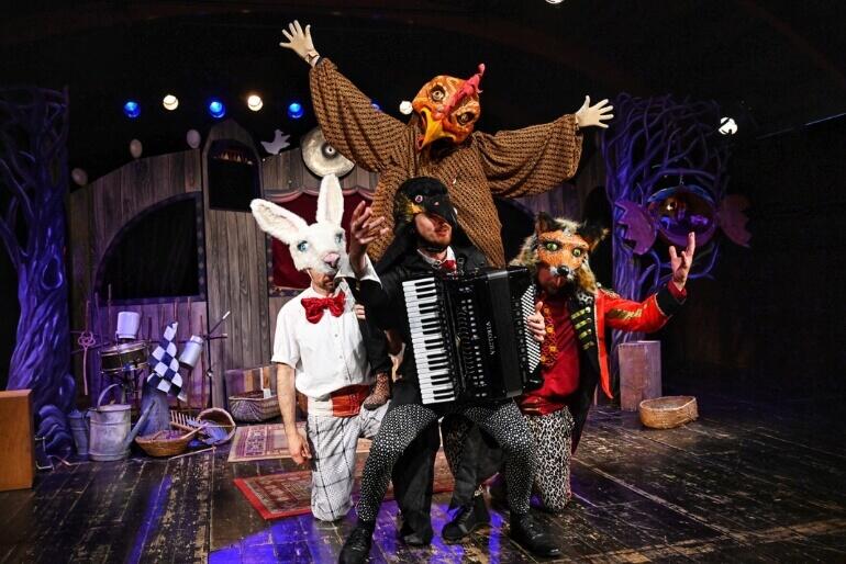 Festival Théseova loď. Společné divadelní představení souborů Divadlo bratří Formanů a Loutky bez hranic s názvem Cirkus Los Animales Fantásticos. KULTINO*
