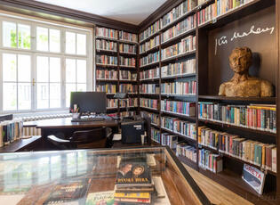 Knihovna Jiřího Mahena - Mahenův památník. Magazín KULTINO* Brno