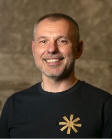 Radek Dawid Holík, šéfredaktor inovativního magazínu KULTINO* o aktuálních společenských a kulturních událostech