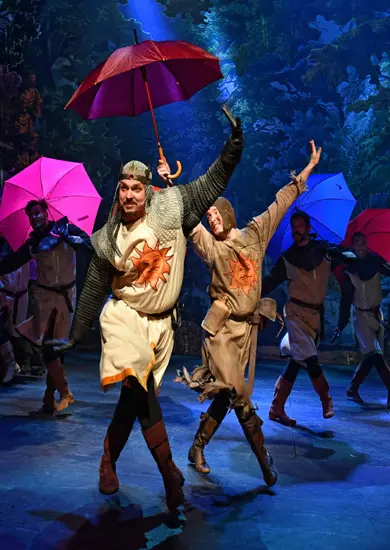 Představení Monty Python´s Spamalot, Městské divadlo Brno. Magazín KULT*  Brno