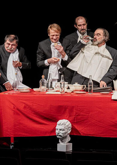 Představení Ztratili jsme Stalina, divadlo Bolka Polívky. Magazín KULTINO* Brno