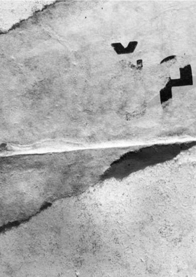Černobílá fotografie Miroslava Myšky Dekoláž z roku 1983 k výstavě Myška&Havlíček v Moravské galerii. KULTINO*