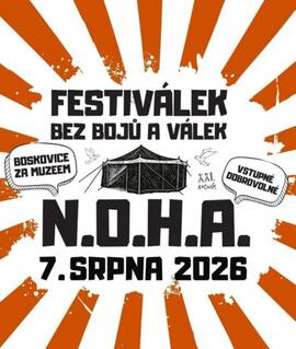 Živelný open-air koncert kapely N.O.H.A. a divadelní open-air scéna za muzeem v Boskovicích během Festiválku bez bojů a válek. KULTINO*