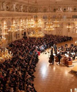 Slavnostní barokní koncert SILENTIUM! ensemble pod vedením dirigenta Andrease Scholla ve Španělském sále Pražského hradu. KULTINO*
