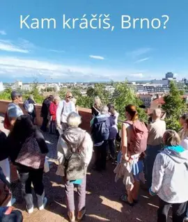 Podzimní festival Kam kráčíš, Brno? s debatami a komentovanými procházkami v Brně. KULTINO*