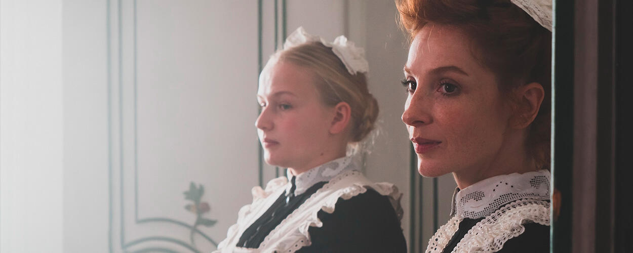 Služka, Hana Lasicová, recenze, film, Dana Droppová, Radka Caldová, Vica Kerekes, Zuzana Mauréry, Aňa Geislerová, Karel Dobrý, magazín KULT* Brno