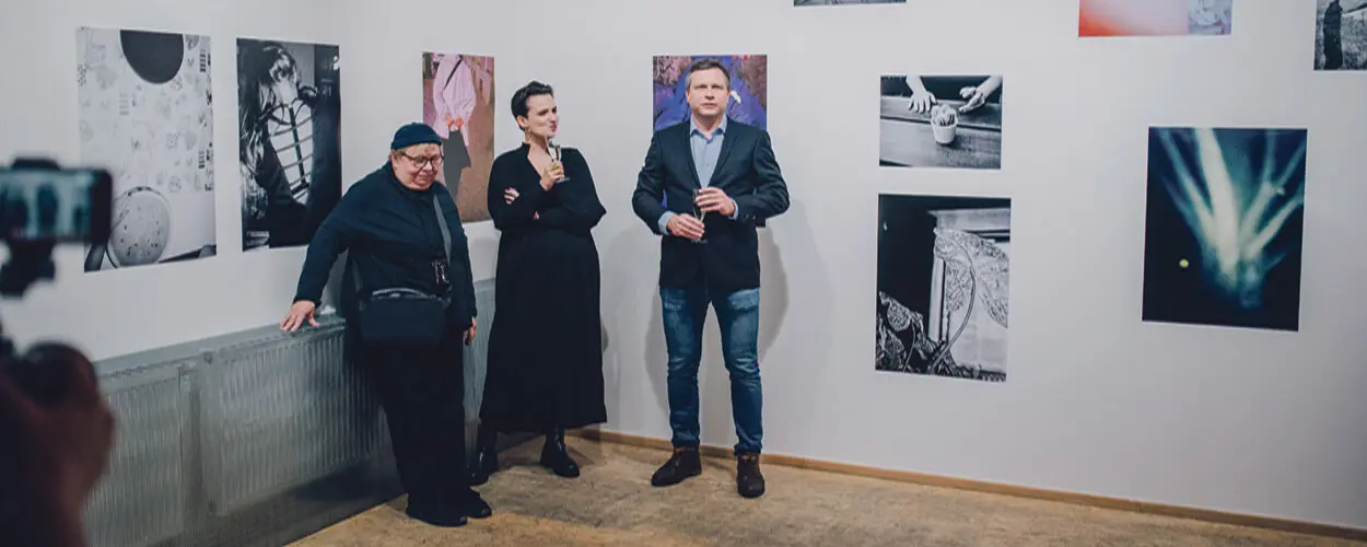 Článek Galerie Valchařská slaví 10 let!. Magazín KULTINO* Brno
