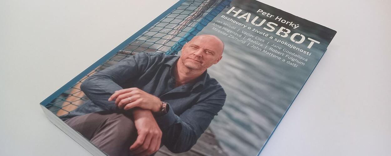 Petr Horký, Hausbot, knižní recenze, magazín KULTINO* Brno