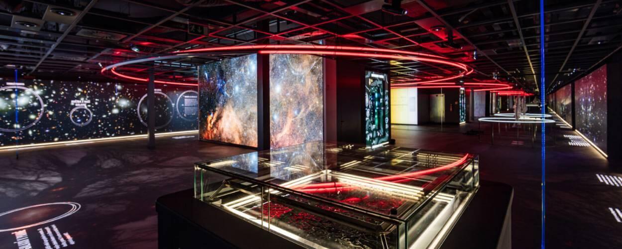 Vesmír za zrcadlem, Hvězdárna a planetárium Brno, magazín KULTINO* Brno