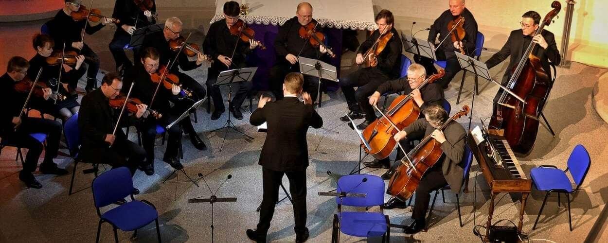 Czech Virtuosi na zámku Slavkov, Mozart, Mendelssohn. Magazín Kultino Brno.