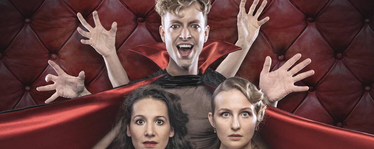 Drákula, Dracula A Comedy of Terrors, činohra, upír, upíři, krev, Stano Slovák, Silvestr, premiéra, Richard Pekárek, *Magazín KULTINO* Brno*