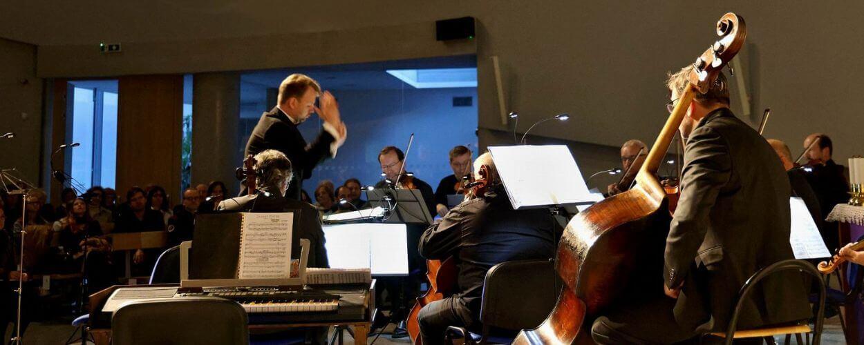 Koncert Czech Virtuosi, Heinze Prammer, Daria Savvateeva, Brno. KULTINO*