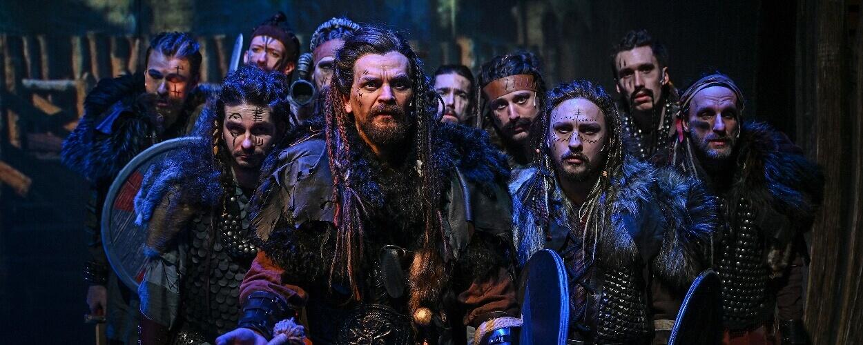 Světová premiéra rodinného muzikálu ViK!NG, Robin Schenk, Petr Štěpán, Miroslav Ondra, Dušan Vitázek, Hudební scéna, Městské divadlo Brno. KULTINO*