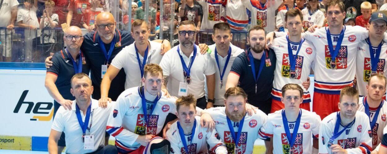MS v hokejbale 2026, Ostrava, česká hokejbalová reprezentace, finálový zápas Česko proti USA, zklamání hráčů ze stříbrné medaile. KULTINO*