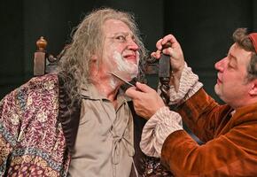 Lazebník sevillský, Pierre-Augustin Caron de Beaumarchais, činohra, Figaro, sluha, commedia dell'arte, Stanislav Moša, Michal Isteník, Svetlana Janotová, Milan Němec, Aleš Slanina, Městské divadlo Brno, *Magazín KULTINO* Brno*