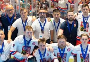 MS v hokejbale 2026, Ostrava, česká hokejbalová reprezentace, finálový zápas Česko proti USA, zklamání hráčů ze stříbrné medaile. KULTINO*