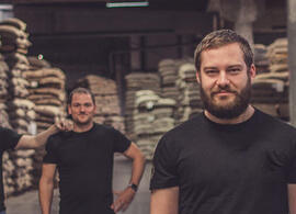 Místo MOTMOT coffee roasters, Lelekovice. Magazín KULT*  Brno
