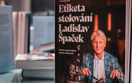 Ladislav Špaček Stolování jako zážítek kniha Etiketa Magazín *KULT Brno
