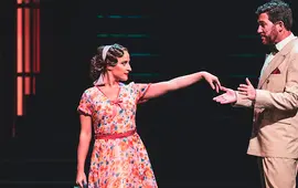 Festival Dokořán pro Hudební divadlo v nádvoří Městského divadla Brno. Grandhotel, Špinarka, seriál Smolíkovi. Magazín KULT* Brno