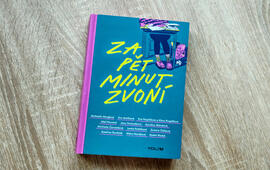 Recenze Za pět minut zvoní:  Láska, naděje i prozření skryté ve školních lavicích, nakladatelství Yoli. Magazín KULTINO* Brno