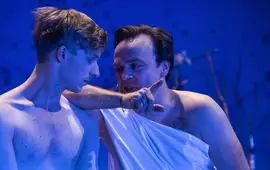 Vlastenci, Peter Morgan, činohra, premiéra, Jakub Šmíd, Mahenovo divadlo, Národní divadlo Brno, Tomáš Šulaj, Viktor Kuzník