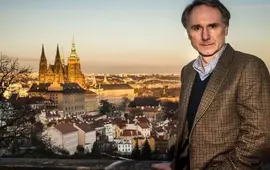 Tajemství všech tajemství od Dana Browna natočí Netflix jako seriál, magazín KULTINO * Brno