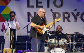 Festival Léto na Prýglu 2026, Brněnská přehrada, pláž u Sirky, koncerty kapely BUTY, Ventolin, Bert & Friends, sportovní park a letní vodní aktivity. KULTINO*